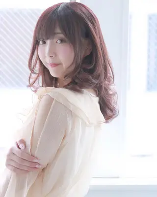 セミロング パーマ 柳澤 興輝のヘアスタイル