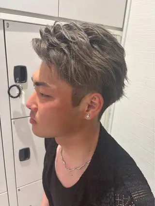 メンズ 💜💫カラー特化/ ハイトーン💫💜のヘアスタイル