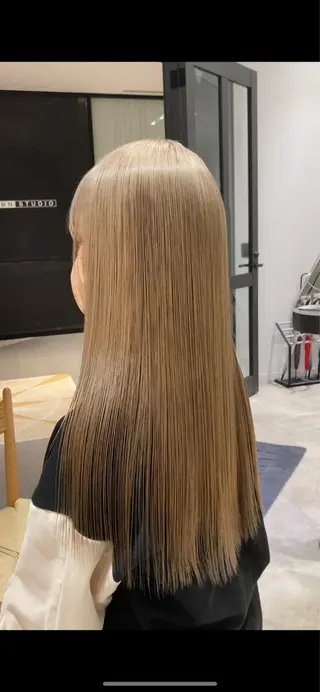 ロング カラー れい🫧 ハイトーン特化のヘアスタイル