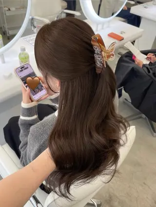 ロング レイヤーカット 透明感カラー表参道のヘアスタイル