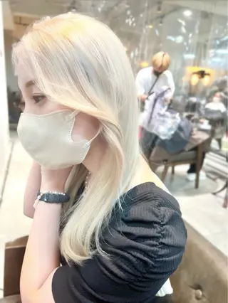 セミロング カラー ヘアアレンジ 🎀ハイトーン・艶 カラー HANA🎀のヘアスタイル