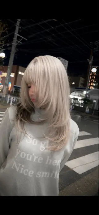 セミロング 今が1番似合う自分に /志音のヘアスタイル