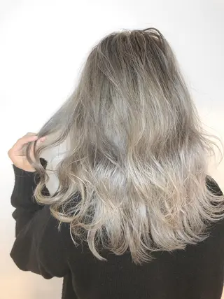 セミロング カラー m ā l o. マァロのヘアスタイル