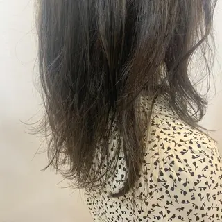 セミロング カラー 【Uneユヌ】菊地 春那のヘアスタイル