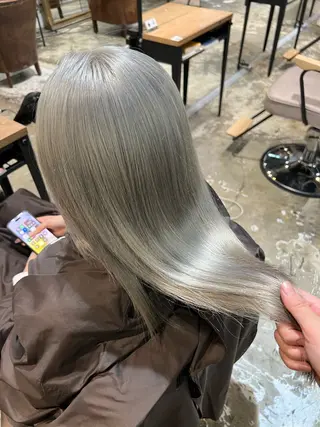 セミロング カラー 森田 琴心のヘアスタイル