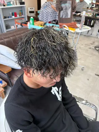 ショート パーマ メンズ 本間 颯太のヘアスタイル