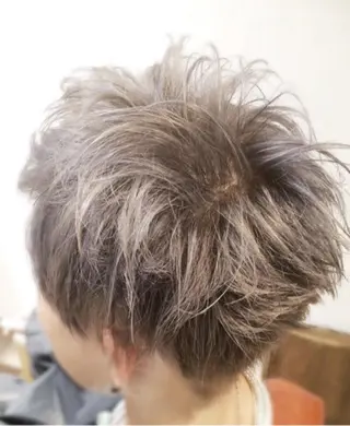 ショート カラー 菊池 幹のヘアスタイル