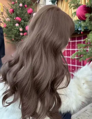 ロング 韓国風レイヤーカラー ライムのヘアスタイル