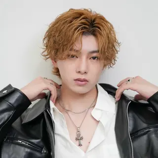 ショート カラー パーマ メンズ 🔥メンズ極🔥韓国 シャドウ/波巻き柿崎のヘアスタイル