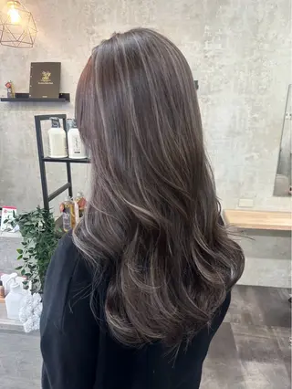 カラー 坂元 姫夏のヘアスタイル