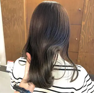 セミロング カラー パーマ ヘアアレンジ メンズ キッズ ネイル マツエク・マツパ アイブロウ 前川 朋香のヘアスタイル