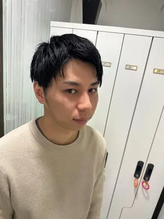 ショート レイヤー 艶々カラーのヘアスタイル