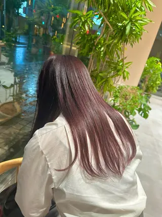 セミロング カラー ミオ💎ショート 透ける暗髪のヘアスタイル