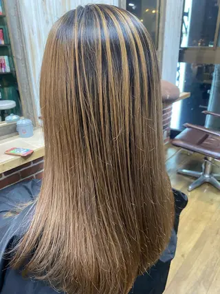 セミロング 大久保寿高✨ なりたい色を叶える✨のヘアスタイル