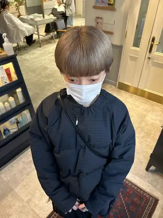 ミディアム カラー 薄暮 マツイ レンのヘアスタイル