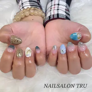 ネイル 𝐼𝑁𝑂𝑈𝐸 𝑀𝐼𝐴のネイルデザイン