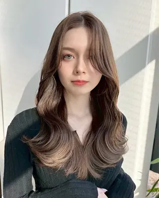 ロング カラー ✨顔まわりカット ✨渋谷人気No.1✨のヘアスタイル