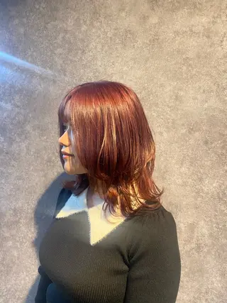 カラー 萩原 彩音のヘアスタイル