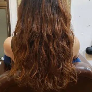 ロング 饒平名 知也のヘアスタイル