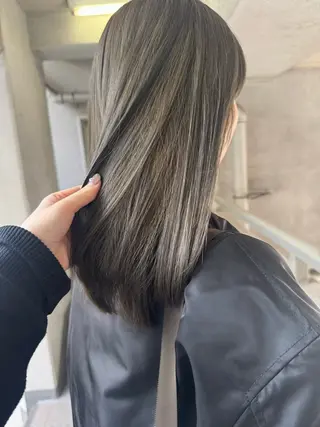 カラー ブリーチカラー🎀 韓国風/寺門美優のヘアスタイル