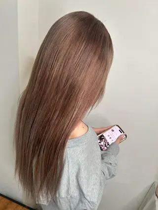 ロング 今村公介 ブリーチ特化、派手髪のヘアスタイル