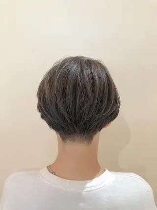 ショート カラー ひろせ かなのヘアスタイル
