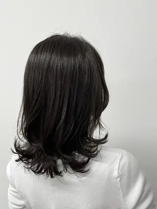 ミディアム 小林 愛花のヘアスタイル