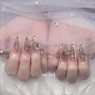 ネイル Hin Nailsのネイルデザイン