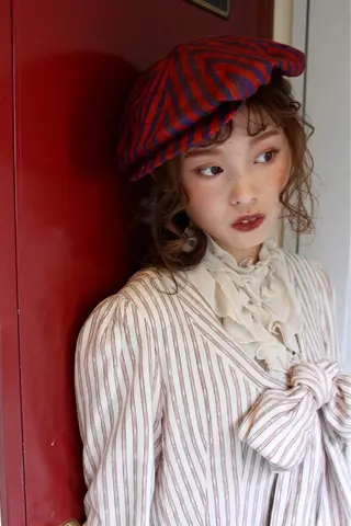 カラー 井上 歩美のヘアスタイル