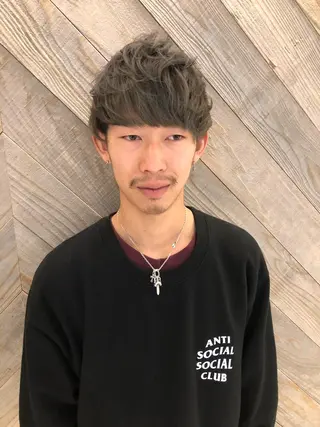 ショート カラー メンズ Lolonois池田 代表 鍜治本颯太のヘアスタイル