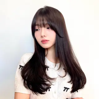 ロング カラー 髪質改善|透明 感カラー🩵レイヤーのヘアスタイル