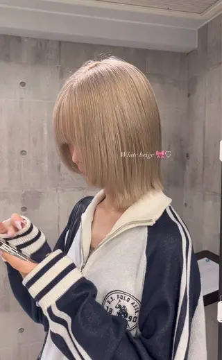 ショート カラー ハイトーン/ゆるふわ 🧚𖥔ׁTOMO♡のヘアスタイル