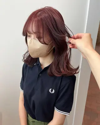 ミディアム カラー 片岡 由依のヘアスタイル