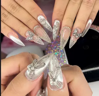 ネイル エリ🫧 nail池袋東口のネイルデザイン