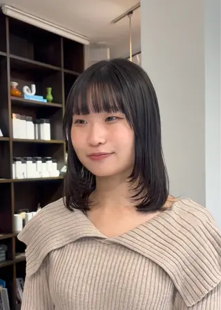 ミディアム 西野 優夏のヘアスタイル