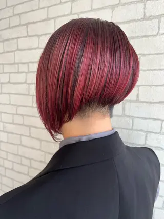 ショート カラー アートディレクター 尾内 友美のヘアスタイル