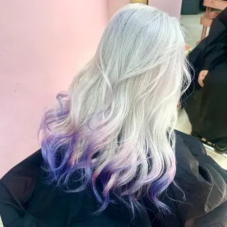 ロング 2次元カラー/ ブリーチMANATOのヘアスタイル