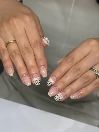 ネイル 𝘉𝘢𝘣𝘦𝘭 𝘜𝘮𝘪のネイルデザイン