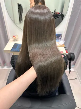 ロング 山本 紗代のヘアスタイル