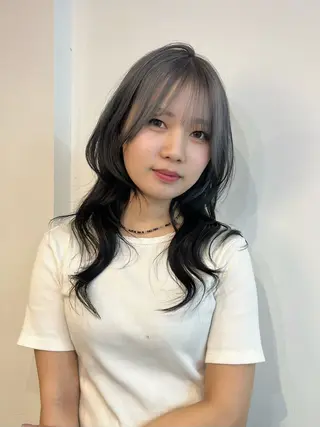 セミロング 🟣niw SHUNNA🟣のヘアスタイル