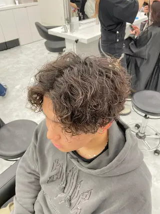 パーマ メンズ men's特化 値段以上の仕上がりにのヘアスタイル