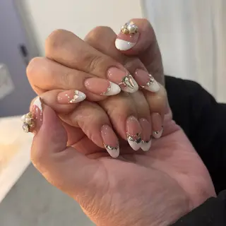 ネイル 栗田 ゆう子のネイルデザイン