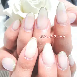 ネイル エステとネイル ローズコンフォートのネイルデザイン