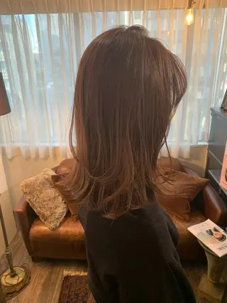 ミディアム カラー 安村 美奈のヘアスタイル