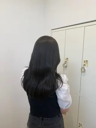 ロング カラー 吉川 莉央のヘアスタイル