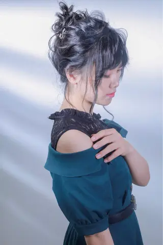 セミロング カラー ヘアアレンジ 伊藤 裕貴のヘアスタイル