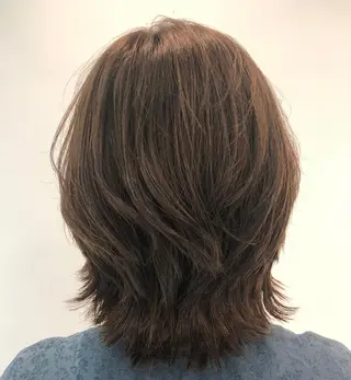 ミディアム 磯山 直貴のヘアスタイル