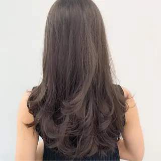 ロング カラー 伊良波 香里のヘアスタイル