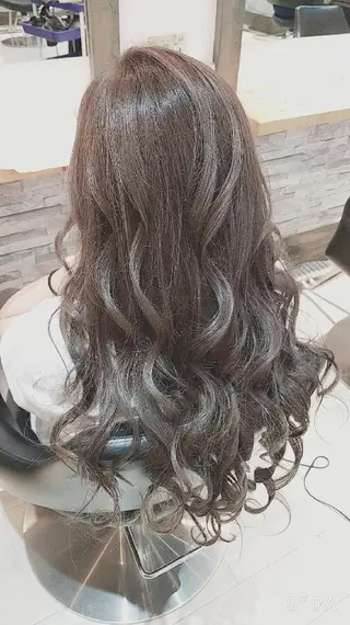 ロング すずき えりのヘアスタイル