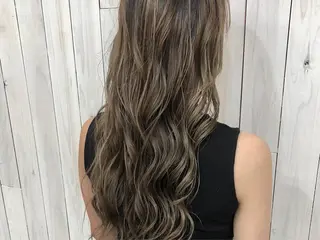 ロング カラー パーマ Rowel ローウェルのヘアスタイル